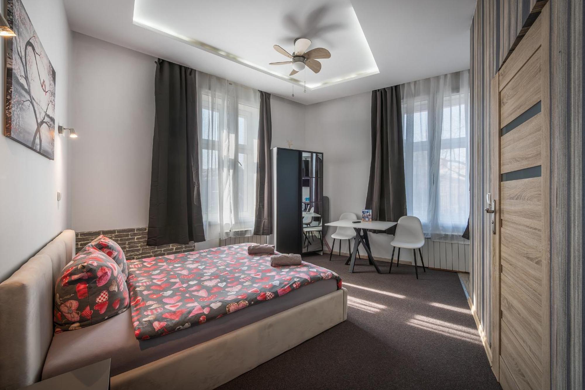 70S Guest Room Kraków Eksteriør billede